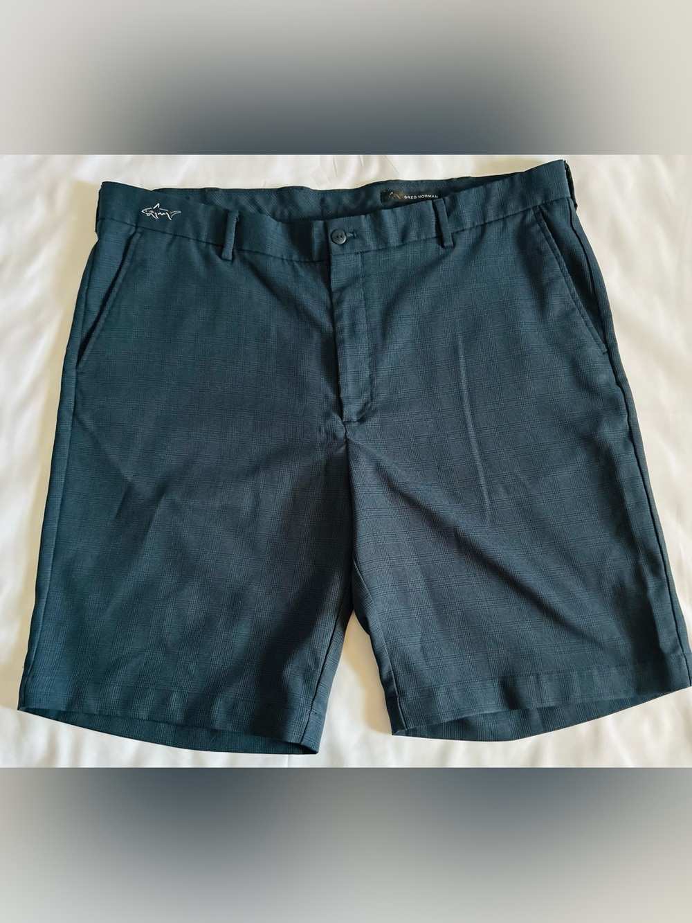 Greg Norman Collection Men's Navy Blue Golf Shorts Size 40